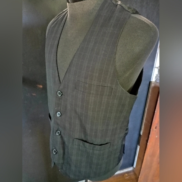 Point Zero vest - Picture 3 of 6